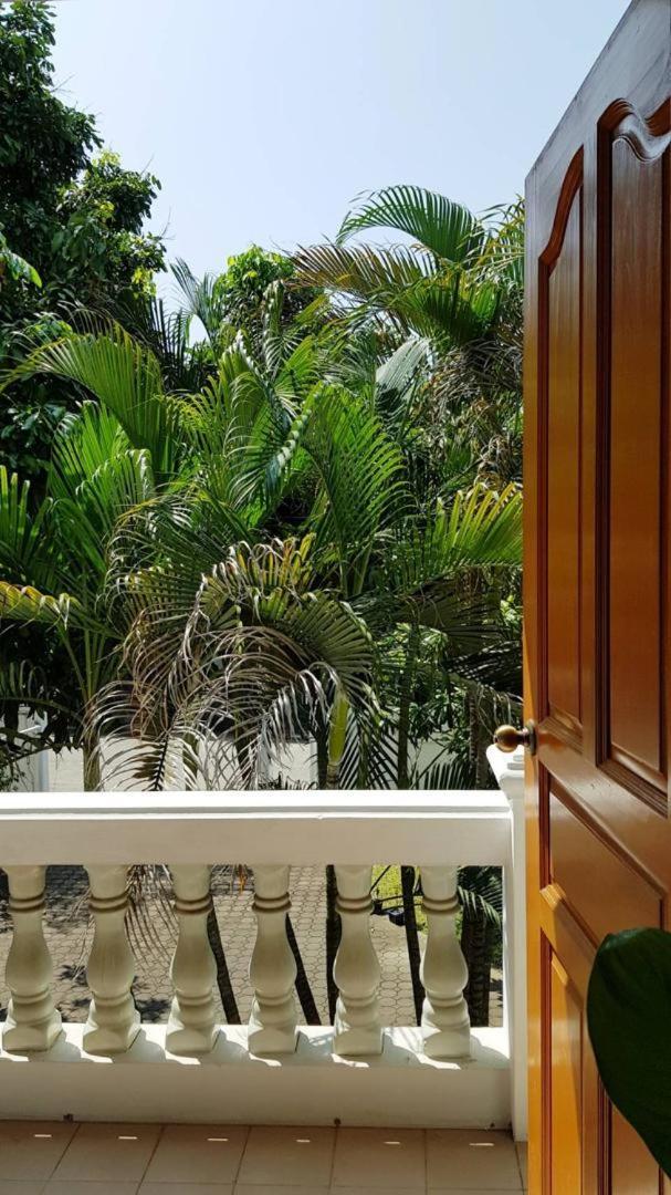 ดับเบิลทรี เฮาส์ Hotel เชียงใหม่ ภายนอก รูปภาพ