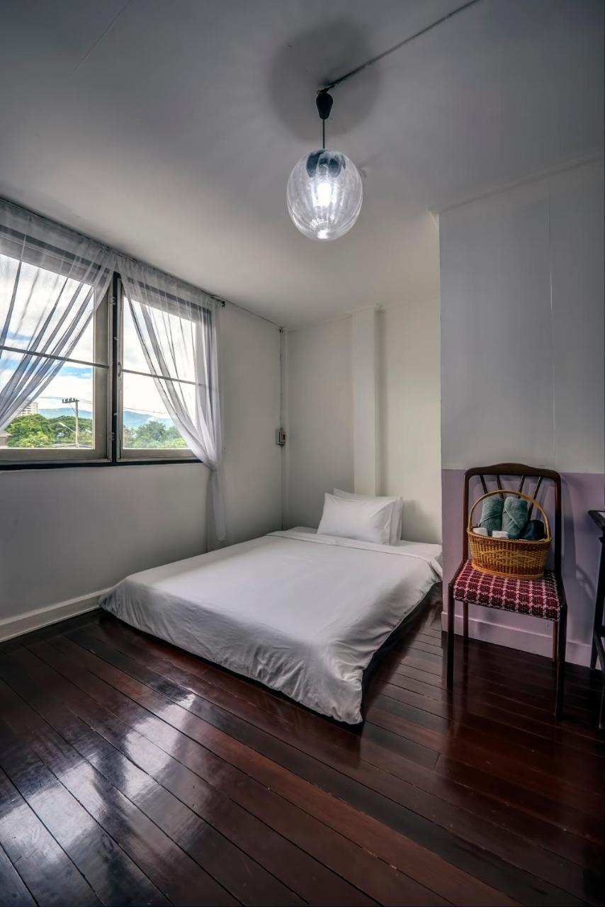 ดับเบิลทรี เฮาส์ Hotel เชียงใหม่ ภายนอก รูปภาพ
